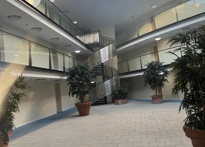One Bed Modern City Centre Apartment